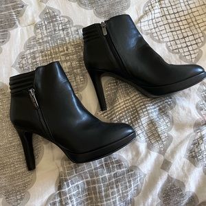 Nine West booties in black